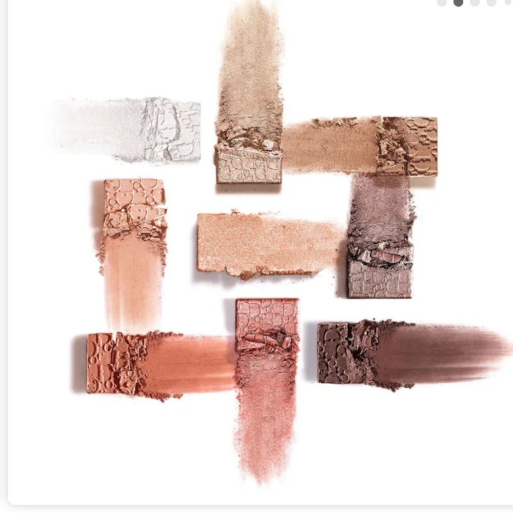 DIOR
BACKSTAGE Eyeshadow Palette
In Nude Essentials - Picture 2 of 6